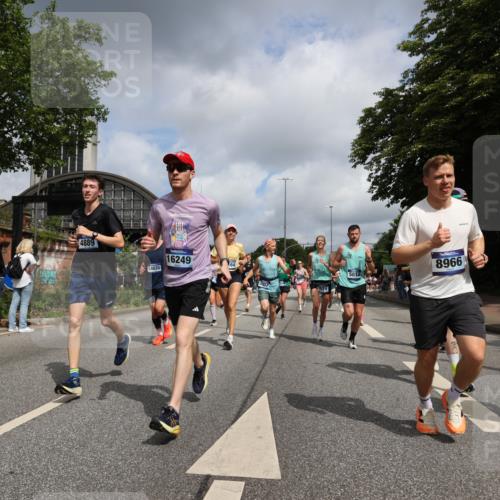 29.06.2025 - hella hamburg halbmarathon Yannick Fuchs http://msf.ph/oto/8250596 29.06.2025 10:35:27 20KM 1136, 1677, 2568, 2797, 2949, 3332, 3618, 4303, 4380, 4634, 4889, 5007, 5014, 5026, 5410, 5709, 6429, 6683, 7080, 7284, 7378, 7774, 8074, 8122, 8966, 9358, 9979, 10783, 10934, 10978, 11062, 11765, 11959, 12365, 12385, 12895, 13158, 13268, 13457, 14092, 14661, 14820, 15164, 15247, 15493, 15689, 16201, 16249, 16347, 16599, 17620, 17720, 17724, 17834, 17971, 18045, 18049, 18173, 18192, 18399, 18412, 18573 meine-sportfotos.de