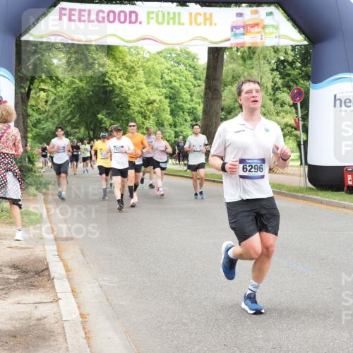 29.06.2025 - hella hamburg halbmarathon MichiJ http://msf.ph/oto/8250609 29.06.2025 10:51:53 Zwischen KM18-KM19 2936, 5742, 0000, 6462, 6714, 10074, 11324, 11429, 13221, 15963, 16233, 16989, 17784, 18575, 18577 meine-sportfotos.de