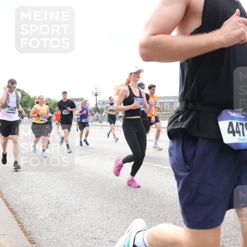 29.06.2025 - hella hamburg halbmarathon Lena Gebhardt http://msf.ph/oto/8250619 29.06.2025 10:34:08 Lombardsbrücke 1189, 1275, 1417, 1672, 1705, 1787, 1896, 2265, 2412, 2464, 2482, 2496, 2510, 2511, 2526, 2801, 2933, 3145, 3170, 3264, 3340, 3345, 3560, 3829, 3848, 4433, 4479, 4696, 4807, 4824, 4826, 4942, 5096, 5141, 5557, 5561, 5566, 5569, 5584, 5609, 5691, 5821, 5822, 5887, 6105, 6364, 6515, 6516, 6574, 6854, 6956, 7027, 7324, 7329, 7565, 8202, 8277, 8349, 8375, 8377, 8383, 8401, 8965, 9094, 9875, 9995, 10007, 10071, 10360, 10561, 10564, 11872, 13957, 16919, 17230 meine-sportfotos.de