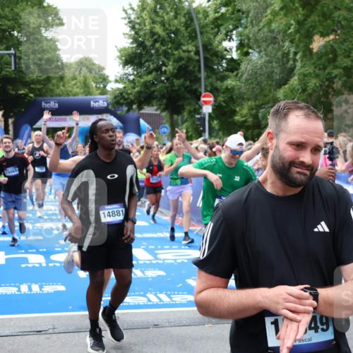 29.06.2025 - hella hamburg halbmarathon Zöllner http://msf.ph/oto/8250640 29.06.2025 10:58:04 Ziel 1200, 1611, 2025, 3093, 3141, 3575, 4319, 4579, 6531, 6892, 7159, 7189, 8089, 10036, 11832, 12378, 12773, 13465, 14881, 15090, 15527, 18762 meine-sportfotos.de