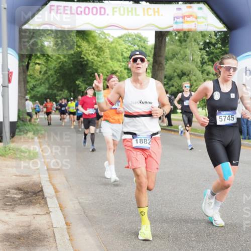 29.06.2025 - hella hamburg halbmarathon MichiJ http://msf.ph/oto/8250712 29.06.2025 10:28:52 Zwischen KM18-KM19 1882, 2750, 2826, 4889, 5375, 5508, 5745, 6149, 6683, 12046, 12540, 13158, 17620, 17973 meine-sportfotos.de