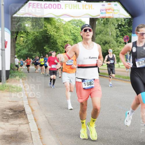29.06.2025 - hella hamburg halbmarathon MichiJ http://msf.ph/oto/8250732 29.06.2025 10:28:52 Zwischen KM18-KM19 1882, 2750, 2826, 4889, 5375, 5508, 5745, 6149, 6683, 12046, 12540, 13158, 17620, 17973 meine-sportfotos.de