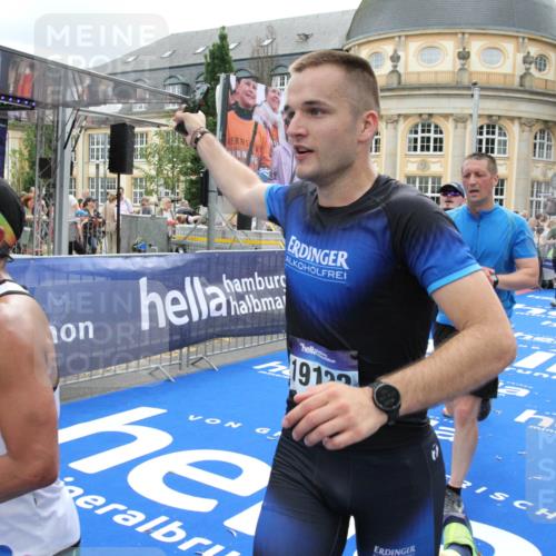 29.06.2025 - hella hamburg halbmarathon Michael Strokosch http://msf.ph/oto/8250752 29.06.2025 10:49:58 Ziel 2540, 3692, 3852, 4017, 5460, 8454, 8455, 9126, 9200, 9491, 9597, 12527, 12733, 13463, 16716, 16732, 16800, 16887, 19109, 19122 meine-sportfotos.de
