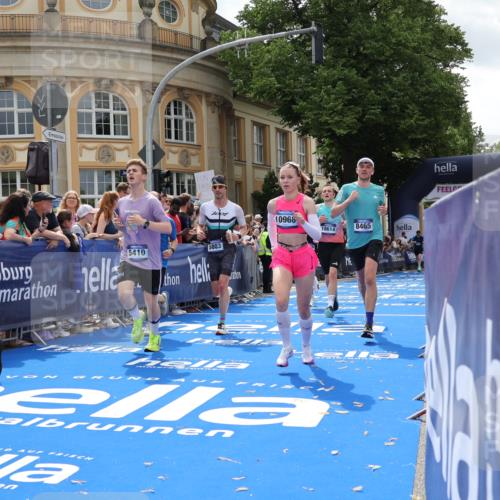 29.06.2025 - hella hamburg halbmarathon Strokosch-Dieckow http://msf.ph/oto/8250795 29.06.2025 10:40:16 Ziel 3547, 4381, 5409, 5410, 5803, 5916, 7495, 8370, 8465, 10968, 11731, 12704, 13667, 14699, 17245, 17916, 18614, 18979 meine-sportfotos.de