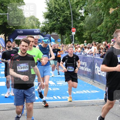 29.06.2025 - hella hamburg halbmarathon Zöllner http://msf.ph/oto/8250830 29.06.2025 10:58:07 Ziel 1200, 1563, 1611, 3141, 4319, 4579, 6531, 6892, 8089, 10036, 10408, 11832, 12378, 12773, 13465, 13666, 15090, 15189, 15527, 18762 meine-sportfotos.de