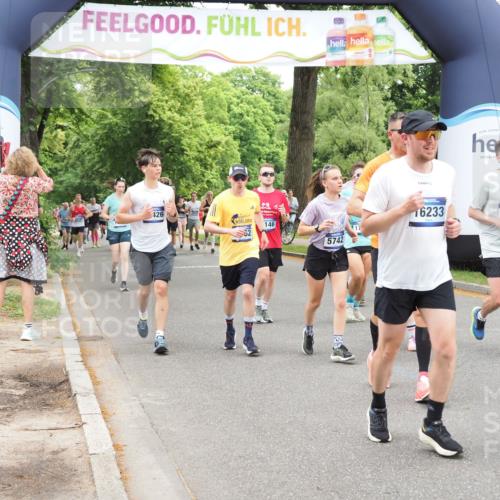 29.06.2025 - hella hamburg halbmarathon MichiJ http://msf.ph/oto/8250838 29.06.2025 10:51:56 Zwischen KM18-KM19 1526, 2936, 4146, 5742, 0000, 6462, 7935, 10074, 11429, 14306, 16233, 16237, 16989, 18426, 18575 meine-sportfotos.de