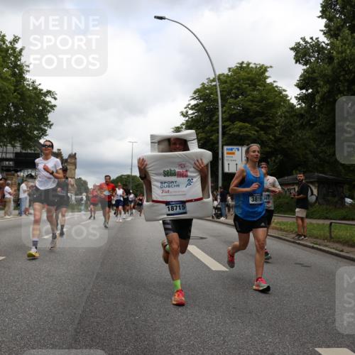 29.06.2025 - hella hamburg halbmarathon Yannick Fuchs http://msf.ph/oto/8250842 29.06.2025 10:47:56 20KM 1267, 1422, 1442, 1502, 1549, 1870, 2058, 2070, 2354, 2432, 2518, 2630, 3096, 3103, 3819, 4299, 5020, 5259, 6260, 6294, 6374, 6511, 6512, 7274, 7395, 7478, 7973, 8285, 8335, 8394, 9032, 9380, 9791, 9922, 10040, 11009, 11068, 11430, 11789, 11844, 12321, 12607, 12632, 13033, 13397, 13794, 13803, 13912, 14026, 14239, 14702, 15146, 15441, 15838, 15856, 15946, 16780, 17348, 17482, 18143, 18308, 18418, 18450, 18514, 18612, 19067 meine-sportfotos.de