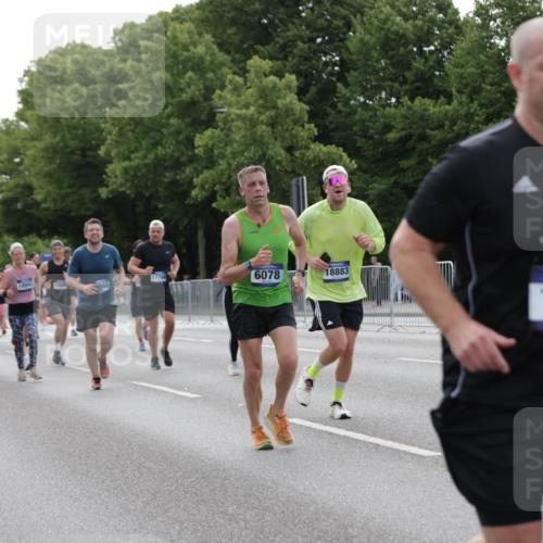 29.06.2025 - hella hamburg halbmarathon Jannik Wohlers http://msf.ph/oto/8250868 29.06.2025 10:30:58 Lombardsbrücke 1292, 1979, 2414, 2914, 4561, 4817, 5165, 5437, 5846, 5943, 6057, 6078, 7604, 7772, 8050, 8072, 8073, 10111, 10586, 11587, 14349, 15725, 16457, 16978, 17509, 17587, 17706, 17989, 18390, 18507, 18883, 18943 meine-sportfotos.de