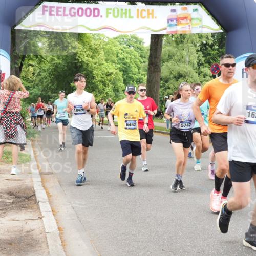 29.06.2025 - hella hamburg halbmarathon MichiJ http://msf.ph/oto/8250876 29.06.2025 10:51:56 Zwischen KM18-KM19 1526, 2936, 4146, 5742, 0000, 6462, 7935, 10074, 11429, 14306, 16233, 16237, 16989, 18426, 18575 meine-sportfotos.de
