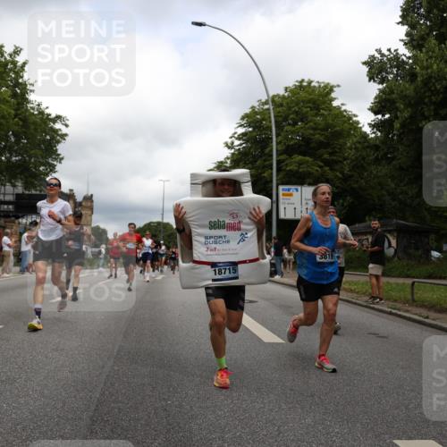 29.06.2025 - hella hamburg halbmarathon Yannick Fuchs http://msf.ph/oto/8250880 29.06.2025 10:47:56 20KM 1267, 1422, 1442, 1502, 1549, 1870, 2058, 2070, 2354, 2432, 2518, 2630, 3096, 3103, 3819, 4299, 5020, 5259, 6260, 6294, 6374, 6511, 6512, 7274, 7395, 7478, 7973, 8285, 8335, 8394, 9032, 9380, 9791, 9922, 10040, 11009, 11068, 11430, 11789, 11844, 12321, 12607, 12632, 13033, 13397, 13794, 13803, 13912, 14026, 14239, 14702, 15146, 15441, 15838, 15856, 15946, 16780, 17348, 17482, 18143, 18308, 18418, 18450, 18514, 18612, 19067 meine-sportfotos.de