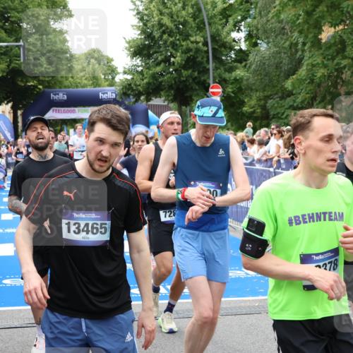 29.06.2025 - hella hamburg halbmarathon Zöllner http://msf.ph/oto/8250904 29.06.2025 10:58:08 Ziel 1563, 1611, 3141, 4319, 4579, 6531, 6892, 8089, 10036, 10408, 11832, 12773, 13666, 15090, 15189, 15527 meine-sportfotos.de
