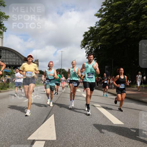 29.06.2025 - hella hamburg halbmarathon Yannick Fuchs http://msf.ph/oto/8250924 29.06.2025 10:35:28 20KM 1136, 1677, 2568, 2797, 2949, 3332, 3618, 4205, 4303, 4380, 4634, 4871, 4889, 5007, 5014, 5026, 5410, 5709, 6429, 6683, 7080, 7284, 7378, 7774, 8074, 8122, 8966, 9358, 9979, 10783, 10934, 10978, 11062, 11765, 11922, 11959, 12365, 12385, 12895, 13158, 13268, 13457, 14092, 14661, 14820, 15164, 15247, 15493, 15689, 16201, 16249, 16347, 16599, 17620, 17720, 17724, 17834, 17971, 18045, 18049, 18173, 18399, 18412, 18573 meine-sportfotos.de