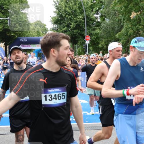 29.06.2025 - hella hamburg halbmarathon Zöllner http://msf.ph/oto/8250941 29.06.2025 10:58:09 Ziel 1563, 1611, 2907, 3141, 4319, 6892, 10036, 10408, 11832, 12773, 13666, 15090, 15125, 15189 meine-sportfotos.de