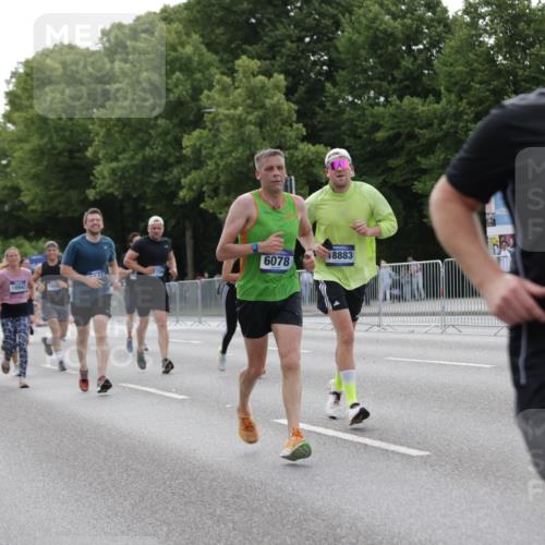 29.06.2025 - hella hamburg halbmarathon Jannik Wohlers http://msf.ph/oto/8250953 29.06.2025 10:30:59 Lombardsbrücke 1292, 1979, 2414, 2914, 4817, 5165, 5437, 5846, 5943, 6057, 6078, 6546, 7604, 7772, 8050, 8072, 8073, 10111, 10586, 11587, 13724, 14349, 15725, 16457, 16978, 17517, 17587, 17706, 17989, 18390, 18507, 18883, 18943 meine-sportfotos.de