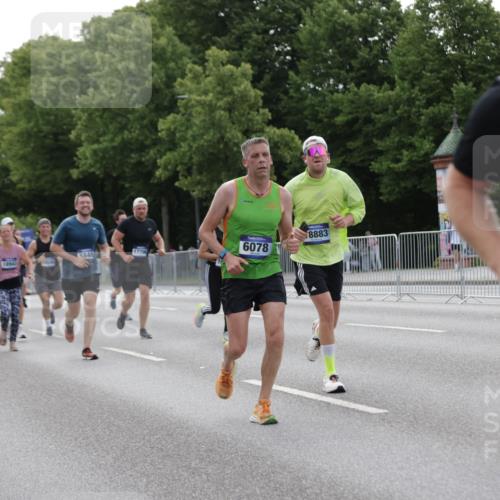 29.06.2025 - hella hamburg halbmarathon Jannik Wohlers http://msf.ph/oto/8250974 29.06.2025 10:30:59 Lombardsbrücke 1292, 1979, 2414, 2914, 4817, 5165, 5437, 5846, 5943, 6057, 6078, 6546, 7604, 7772, 8050, 8072, 8073, 10111, 10586, 11587, 13724, 14349, 15725, 16457, 16978, 17517, 17587, 17706, 17989, 18390, 18507, 18883, 18943 meine-sportfotos.de