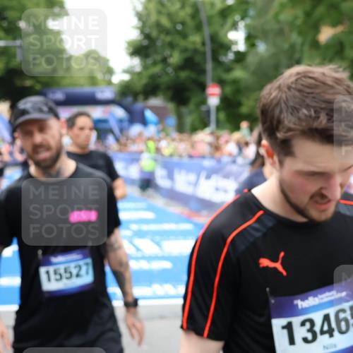 29.06.2025 - hella hamburg halbmarathon Zöllner http://msf.ph/oto/8251016 29.06.2025 10:58:10 Ziel 1563, 1611, 2907, 3141, 4319, 4426, 6892, 8290, 10036, 10408, 11832, 12773, 13666, 15125, 15189 meine-sportfotos.de