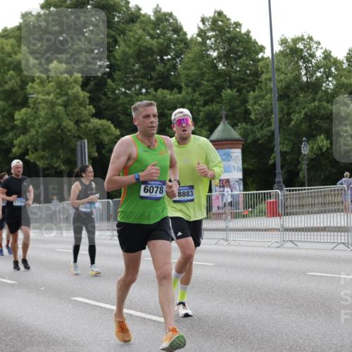 29.06.2025 - hella hamburg halbmarathon Jannik Wohlers http://msf.ph/oto/8251070 29.06.2025 10:30:59 Lombardsbrücke 1292, 1979, 2414, 2914, 4817, 5165, 5437, 5846, 5943, 6057, 6078, 6546, 7604, 7772, 8050, 8072, 8073, 10111, 10586, 11587, 13724, 14349, 15725, 16457, 16978, 17517, 17587, 17706, 17989, 18390, 18507, 18883, 18943 meine-sportfotos.de