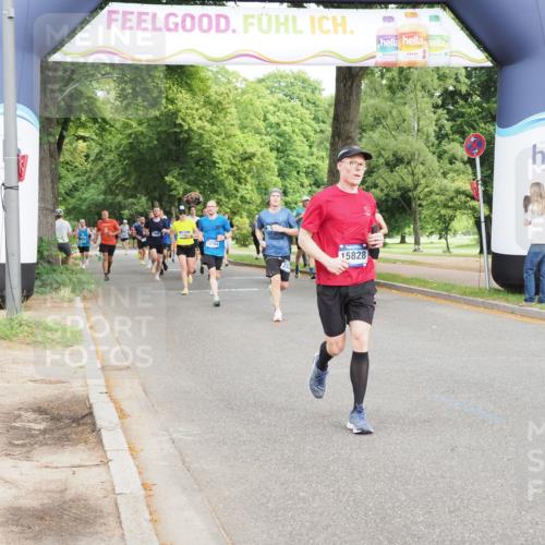 29.06.2025 - hella hamburg halbmarathon MichiJ http://msf.ph/oto/8251089 29.06.2025 10:28:54 Zwischen KM18-KM19 1882, 2324, 2750, 2826, 5375, 5508, 5745, 6149, 6683, 11765, 12046, 12540, 12704, 13158, 15828, 17620, 17973 meine-sportfotos.de