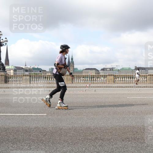 29.06.2025 - hella hamburg halbmarathon Lena Gebhardt http://msf.ph/oto/8251141 29.06.2025 09:02:54 Lombardsbrücke  meine-sportfotos.de
