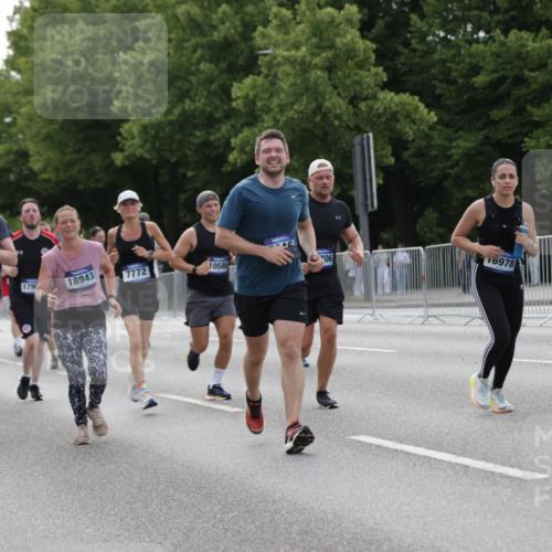 29.06.2025 - hella hamburg halbmarathon Jannik Wohlers http://msf.ph/oto/8251152 29.06.2025 10:31:00 Lombardsbrücke 1292, 1979, 2414, 2914, 4817, 5165, 5437, 5846, 5943, 6057, 6078, 6546, 7604, 7772, 8050, 8072, 8073, 10111, 10586, 11587, 13724, 14349, 15725, 16457, 16978, 17404, 17517, 17587, 17706, 17989, 18390, 18507, 18672, 18883, 18943 meine-sportfotos.de