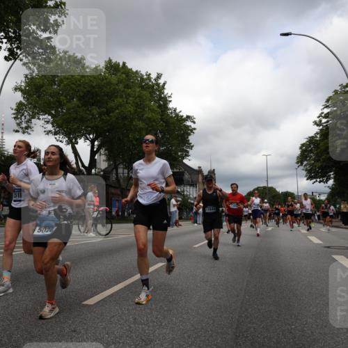29.06.2025 - hella hamburg halbmarathon Yannick Fuchs http://msf.ph/oto/8251166 29.06.2025 10:47:57 20KM 1267, 1422, 1442, 1502, 1549, 1870, 2058, 2070, 2354, 2432, 2518, 2630, 3096, 3103, 3819, 4299, 5020, 5259, 6260, 6294, 6374, 6511, 6512, 7395, 7478, 7973, 8285, 8394, 9032, 9380, 9791, 9922, 10040, 11009, 11068, 11430, 11789, 11844, 12321, 12607, 12632, 13033, 13397, 13794, 13803, 13912, 14026, 14239, 14702, 15146, 15441, 15838, 15856, 15946, 16623, 16780, 17348, 17482, 18143, 18308, 18418, 18450, 18514, 18612, 19067 meine-sportfotos.de