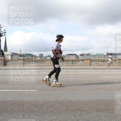 29.06.2025 - hella hamburg halbmarathon Lena Gebhardt http://msf.ph/oto/8251191 29.06.2025 09:02:54 Lombardsbrücke  meine-sportfotos.de