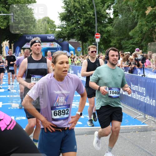 29.06.2025 - hella hamburg halbmarathon Zöllner http://msf.ph/oto/8251203 29.06.2025 10:58:15 Ziel 1563, 2907, 4426, 6104, 8290, 14631, 15125, 15189, 18068 meine-sportfotos.de