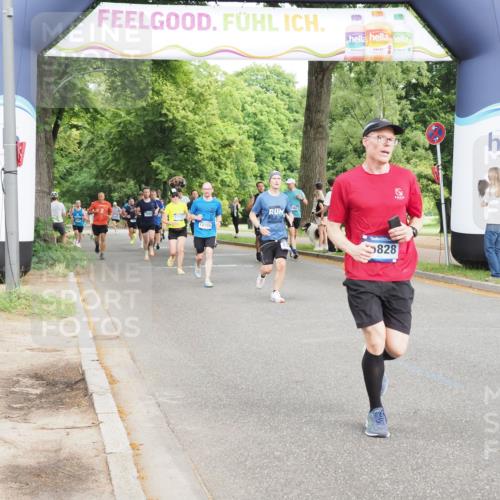 29.06.2025 - hella hamburg halbmarathon MichiJ http://msf.ph/oto/8251206 29.06.2025 10:28:54 Zwischen KM18-KM19 1882, 2324, 2750, 2826, 5375, 5508, 5745, 6149, 6683, 11765, 12046, 12540, 12704, 13158, 15828, 17620, 17973 meine-sportfotos.de