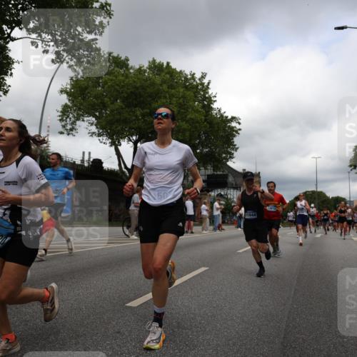 29.06.2025 - hella hamburg halbmarathon Yannick Fuchs http://msf.ph/oto/8251214 29.06.2025 10:47:57 20KM 1267, 1422, 1442, 1502, 1549, 1870, 2058, 2070, 2354, 2432, 2518, 2630, 3096, 3103, 3819, 4299, 5020, 5259, 6260, 6294, 6374, 6511, 6512, 7395, 7478, 7973, 8285, 8394, 9032, 9380, 9791, 9922, 10040, 11009, 11068, 11430, 11789, 11844, 12321, 12607, 12632, 13033, 13397, 13794, 13803, 13912, 14026, 14239, 14702, 15146, 15441, 15838, 15856, 15946, 16623, 16780, 17348, 17482, 18143, 18308, 18418, 18450, 18514, 18612, 19067 meine-sportfotos.de