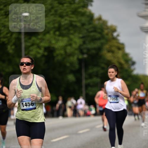 29.06.2025 - hella hamburg halbmarathon Dr. Thomas Lammeyer http://msf.ph/oto/8251220 29.06.2025 10:14:22 Kennedybrücke 1052, 1186, 1456, 1483, 1513, 4389, 7058, 7250, 7685, 8685, 9150, 9681, 9816, 9829, 9988 meine-sportfotos.de