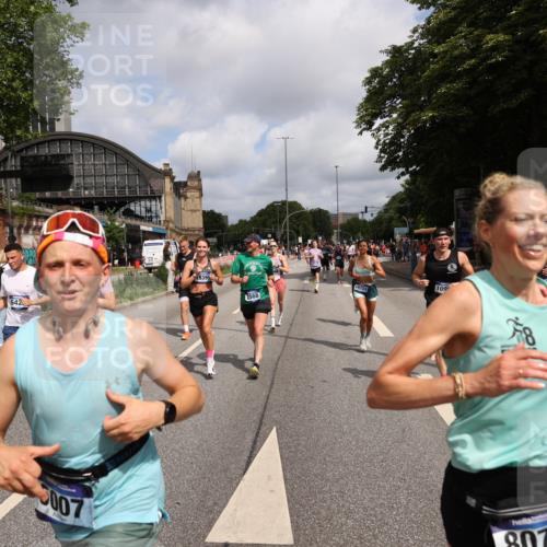 29.06.2025 - hella hamburg halbmarathon Yannick Fuchs http://msf.ph/oto/8251252 29.06.2025 10:35:29 20KM 1136, 1677, 2568, 2797, 2949, 3332, 3618, 4205, 4303, 4380, 4634, 4871, 4889, 5007, 5014, 5026, 5410, 5709, 6429, 6683, 7080, 7284, 7378, 7774, 8074, 8122, 8966, 9358, 9659, 9979, 10783, 10934, 10978, 11062, 11765, 11922, 11959, 12365, 12385, 12895, 13158, 13268, 13457, 14661, 14820, 15164, 15247, 15493, 15689, 16201, 16249, 16347, 16599, 17620, 17720, 17724, 17834, 17971, 18045, 18049, 18173, 18399, 18412, 18573 meine-sportfotos.de