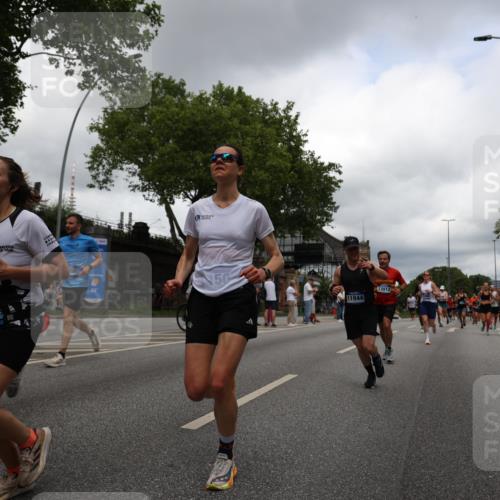 29.06.2025 - hella hamburg halbmarathon Yannick Fuchs http://msf.ph/oto/8251261 29.06.2025 10:47:57 20KM 1267, 1422, 1442, 1502, 1549, 1870, 2058, 2070, 2354, 2432, 2518, 2630, 3096, 3103, 3819, 4299, 5020, 5259, 6260, 6294, 6374, 6511, 6512, 7395, 7478, 7973, 8285, 8394, 9032, 9380, 9791, 9922, 10040, 11009, 11068, 11430, 11789, 11844, 12321, 12607, 12632, 13033, 13397, 13794, 13803, 13912, 14026, 14239, 14702, 15146, 15441, 15838, 15856, 15946, 16623, 16780, 17348, 17482, 18143, 18308, 18418, 18450, 18514, 18612, 19067 meine-sportfotos.de