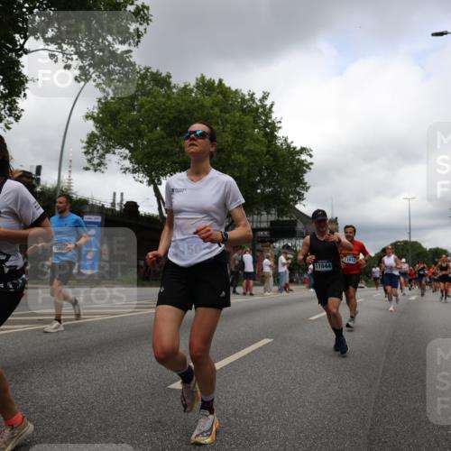 29.06.2025 - hella hamburg halbmarathon Yannick Fuchs http://msf.ph/oto/8251280 29.06.2025 10:47:57 20KM 1267, 1422, 1442, 1502, 1549, 1870, 2058, 2070, 2354, 2432, 2518, 2630, 3096, 3103, 3819, 4299, 5020, 5259, 6260, 6294, 6374, 6511, 6512, 7395, 7478, 7973, 8285, 8394, 9032, 9380, 9791, 9922, 10040, 11009, 11068, 11430, 11789, 11844, 12321, 12607, 12632, 13033, 13397, 13794, 13803, 13912, 14026, 14239, 14702, 15146, 15441, 15838, 15856, 15946, 16623, 16780, 17348, 17482, 18143, 18308, 18418, 18450, 18514, 18612, 19067 meine-sportfotos.de