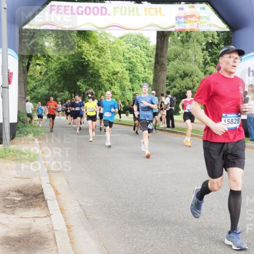 29.06.2025 - hella hamburg halbmarathon MichiJ http://msf.ph/oto/8251291 29.06.2025 10:28:54 Zwischen KM18-KM19 1882, 2324, 2750, 2826, 5375, 5508, 5745, 6149, 6683, 11765, 12046, 12540, 12704, 13158, 15828, 17620, 17973 meine-sportfotos.de
