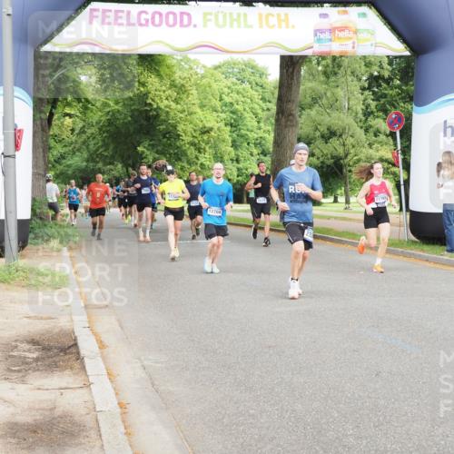 29.06.2025 - hella hamburg halbmarathon MichiJ http://msf.ph/oto/8251335 29.06.2025 10:28:55 Zwischen KM18-KM19 1882, 2324, 2826, 5375, 5508, 5745, 8629, 11765, 12046, 12540, 12704, 13158, 15828, 17620, 17973 meine-sportfotos.de