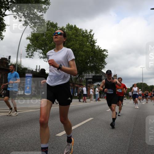 29.06.2025 - hella hamburg halbmarathon Yannick Fuchs http://msf.ph/oto/8251340 29.06.2025 10:47:57 20KM 1267, 1422, 1442, 1502, 1549, 1870, 2058, 2070, 2354, 2432, 2518, 2630, 3096, 3103, 3819, 4299, 5020, 5259, 6260, 6294, 6374, 6511, 6512, 7395, 7478, 7973, 8285, 8394, 9032, 9380, 9791, 9922, 10040, 11009, 11068, 11430, 11789, 11844, 12321, 12607, 12632, 13033, 13397, 13794, 13803, 13912, 14026, 14239, 14702, 15146, 15441, 15838, 15856, 15946, 16623, 16780, 17348, 17482, 18143, 18308, 18418, 18450, 18514, 18612, 19067 meine-sportfotos.de