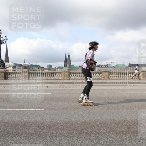 29.06.2025 - hella hamburg halbmarathon Lena Gebhardt http://msf.ph/oto/8251341 29.06.2025 09:02:54 Lombardsbrücke  meine-sportfotos.de