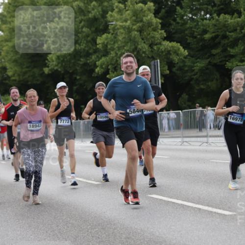 29.06.2025 - hella hamburg halbmarathon Jannik Wohlers http://msf.ph/oto/8251377 29.06.2025 10:31:01 Lombardsbrücke 1292, 1979, 2414, 2914, 4817, 5165, 5437, 5846, 5943, 6057, 6078, 6546, 7604, 7772, 8050, 8072, 8073, 9183, 10111, 10586, 11587, 13724, 14349, 15725, 16457, 16978, 17404, 17517, 17587, 17706, 17989, 18390, 18507, 18672, 18883, 18943 meine-sportfotos.de
