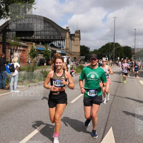 29.06.2025 - hella hamburg halbmarathon Yannick Fuchs http://msf.ph/oto/8251418 29.06.2025 10:35:30 20KM 1136, 1677, 2568, 2797, 2949, 3332, 3618, 4205, 4303, 4380, 4634, 4871, 4889, 5007, 5014, 5026, 5410, 5709, 6429, 6683, 7080, 7284, 7378, 7774, 8074, 8122, 8966, 9358, 9659, 9755, 9979, 10783, 10934, 10978, 11062, 11765, 11922, 11959, 12365, 12385, 12895, 13158, 13268, 13457, 14661, 14820, 15164, 15247, 15493, 15689, 16201, 16249, 16347, 16599, 17720, 17724, 17834, 17971, 18045, 18049, 18173, 18399, 18412, 18573 meine-sportfotos.de