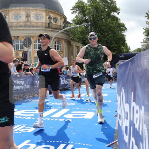 29.06.2025 - hella hamburg halbmarathon Strokosch-Dieckow http://msf.ph/oto/8251419 29.06.2025 10:40:34 Ziel 1912, 2324, 2714, 4843, 7284, 7622, 8966, 9294, 10978, 11767, 12365, 12540, 12865, 14272, 14820, 15015, 15164, 15493, 15542, 16599, 17214, 17724, 18192, 18399 meine-sportfotos.de