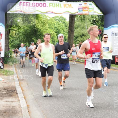29.06.2025 - hella hamburg halbmarathon MichiJ http://msf.ph/oto/8251505 29.06.2025 10:52:03 Zwischen KM18-KM19 4146, 4613, 7271, 7474, 9254, 11614, 13210, 13901, 14306, 15009, 15377, 16237, 17550, 18196, 18426 meine-sportfotos.de