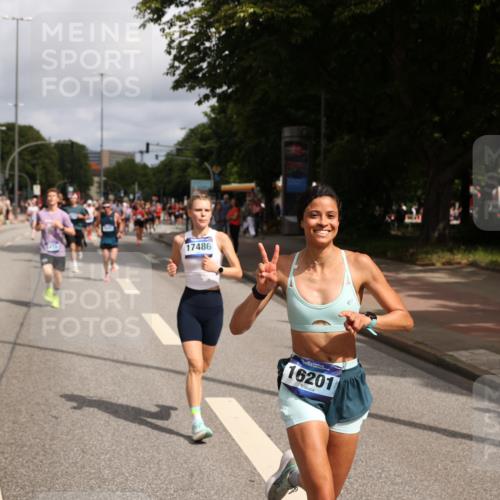 29.06.2025 - hella hamburg halbmarathon Yannick Fuchs http://msf.ph/oto/8251506 29.06.2025 10:35:31 20KM 1136, 1677, 2568, 2797, 2949, 3332, 3618, 4205, 4303, 4380, 4634, 4871, 4889, 5007, 5014, 5026, 5410, 5709, 6429, 6683, 6771, 7080, 7284, 7378, 7774, 8074, 8122, 8966, 9358, 9640, 9659, 9755, 9979, 10375, 10783, 10934, 10978, 11062, 11765, 11922, 11959, 12365, 12385, 12895, 13158, 13268, 13457, 14661, 14820, 15164, 15247, 15493, 15689, 16201, 16249, 16347, 16599, 17720, 17724, 17834, 17971, 18045, 18049, 18173, 18399, 18412, 18573 meine-sportfotos.de