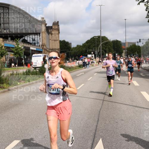 29.06.2025 - hella hamburg halbmarathon Yannick Fuchs http://msf.ph/oto/8251555 29.06.2025 10:35:31 20KM 1136, 1677, 2568, 2797, 2949, 3332, 3618, 4205, 4303, 4380, 4634, 4871, 4889, 5007, 5014, 5026, 5410, 5709, 6429, 6683, 6771, 7080, 7284, 7378, 7774, 8074, 8122, 8966, 9358, 9640, 9659, 9755, 9979, 10375, 10783, 10934, 10978, 11062, 11765, 11922, 11959, 12365, 12385, 12895, 13158, 13268, 13457, 14661, 14820, 15164, 15247, 15493, 15689, 16201, 16249, 16347, 16599, 17720, 17724, 17834, 17971, 18045, 18049, 18173, 18399, 18412, 18573 meine-sportfotos.de