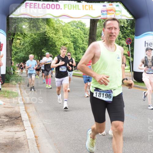 29.06.2025 - hella hamburg halbmarathon MichiJ http://msf.ph/oto/8251586 29.06.2025 10:52:04 Zwischen KM18-KM19 1885, 4613, 7271, 7474, 9254, 11614, 13210, 13901, 15009, 15377, 17550, 18196, 18426, 19165, 19176 meine-sportfotos.de