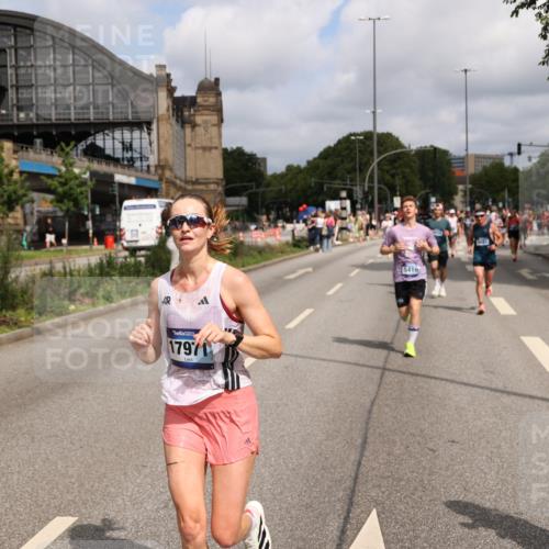 29.06.2025 - hella hamburg halbmarathon Yannick Fuchs http://msf.ph/oto/8251598 29.06.2025 10:35:31 20KM 1136, 1677, 2568, 2797, 2949, 3332, 3618, 4205, 4303, 4380, 4634, 4871, 4889, 5007, 5014, 5026, 5410, 5709, 6429, 6683, 6771, 7080, 7284, 7378, 7774, 8074, 8122, 8966, 9358, 9640, 9659, 9755, 9979, 10375, 10783, 10934, 10978, 11062, 11765, 11922, 11959, 12365, 12385, 12895, 13158, 13268, 13457, 14661, 14820, 15164, 15247, 15493, 15689, 16201, 16249, 16347, 16599, 17720, 17724, 17834, 17971, 18045, 18049, 18173, 18399, 18412, 18573 meine-sportfotos.de