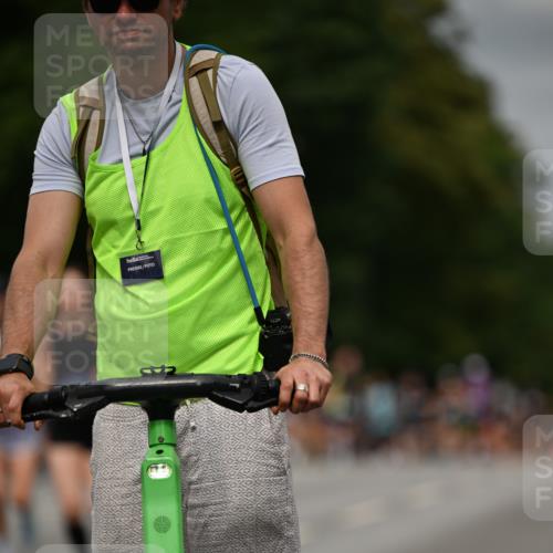 29.06.2025 - hella hamburg halbmarathon Dr. Thomas Lammeyer http://msf.ph/oto/8251620 29.06.2025 10:34:55 Kennedybrücke 1059, 1472, 1773, 2097, 2505, 2569, 3131, 4561, 6195, 6556, 6616, 6620, 6725, 7071, 7351, 8792, 9095, 9576, 9830, 9937, 10989, 10996 meine-sportfotos.de