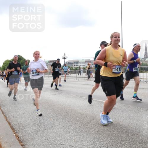 29.06.2025 - hella hamburg halbmarathon Lena Gebhardt http://msf.ph/oto/8251621 29.06.2025 10:34:10 Lombardsbrücke 1189, 1275, 1417, 1672, 1705, 1787, 1896, 2265, 2412, 2464, 2482, 2496, 2510, 2511, 2526, 2801, 2933, 3145, 3264, 3340, 3345, 3560, 3829, 3848, 4479, 4540, 4696, 4807, 4824, 4826, 4942, 5557, 5561, 5566, 5584, 5609, 5691, 5821, 5822, 5887, 6105, 6364, 6515, 6516, 6571, 6574, 6956, 7027, 7324, 7329, 7565, 8202, 8277, 8349, 8375, 8377, 8383, 8401, 8965, 9094, 9379, 9875, 9995, 10007, 10071, 10360, 10561, 10564, 11872, 13957, 16919, 17230, 18158, 18941 meine-sportfotos.de