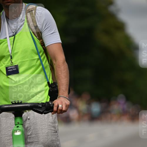 29.06.2025 - hella hamburg halbmarathon Dr. Thomas Lammeyer http://msf.ph/oto/8251646 29.06.2025 10:34:56 Kennedybrücke 1059, 1472, 1773, 2097, 2505, 2569, 3131, 4561, 6057, 6195, 6556, 6616, 6620, 6725, 7071, 7351, 8792, 9576, 9830, 9937, 10989 meine-sportfotos.de