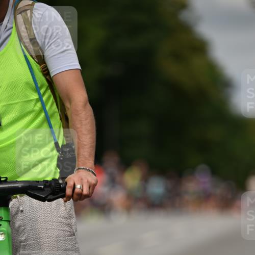 29.06.2025 - hella hamburg halbmarathon Dr. Thomas Lammeyer http://msf.ph/oto/8251664 29.06.2025 10:34:56 Kennedybrücke 1059, 1472, 1773, 2097, 2505, 2569, 3131, 4561, 6057, 6195, 6556, 6616, 6620, 6725, 7071, 7351, 8792, 9576, 9830, 9937, 10989 meine-sportfotos.de