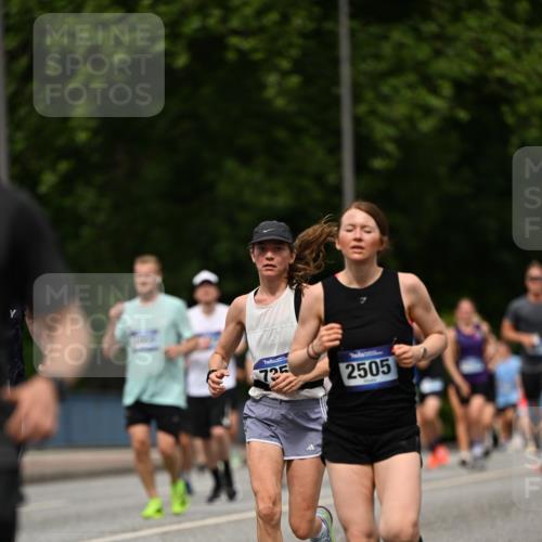 29.06.2025 - hella hamburg halbmarathon Dr. Thomas Lammeyer http://msf.ph/oto/8251692 29.06.2025 10:34:58 Kennedybrücke 1059, 1472, 1773, 2097, 2505, 2569, 3131, 3443, 4561, 5437, 6057, 6195, 6556, 6616, 6620, 6725, 6787, 7071, 7351, 8050, 8792, 9576, 9830, 9937, 10989 meine-sportfotos.de